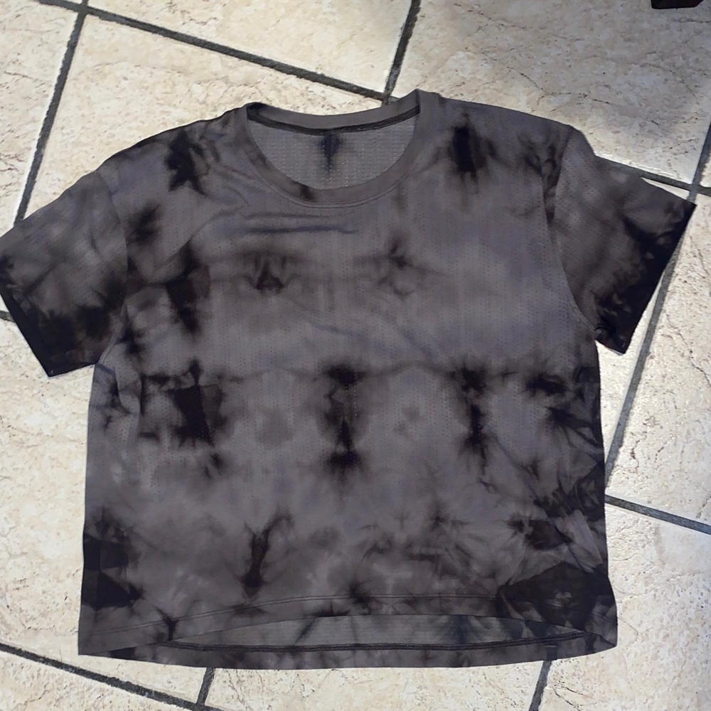 lululemon athletica Black and Charcoal Tie-Dye Crop Top